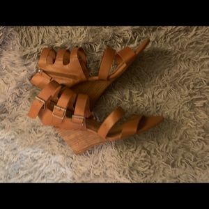 Crown vinyage sandals size 8